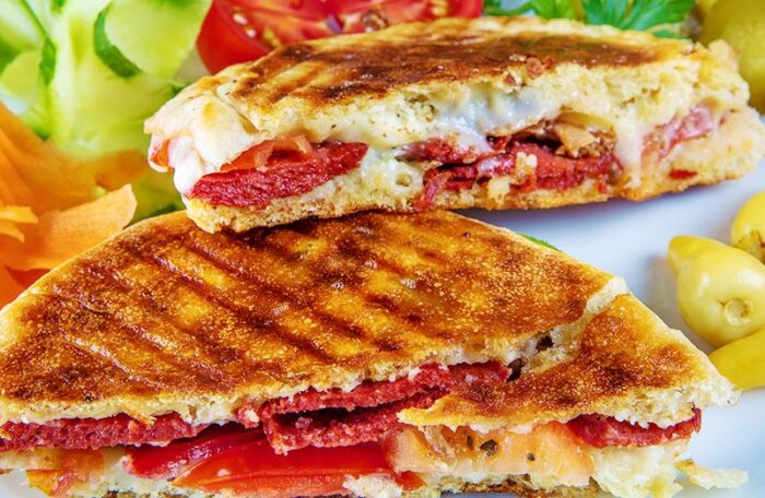 Sucuklu Tost
