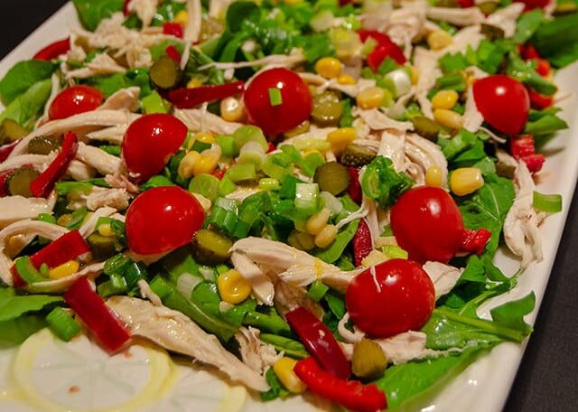 Tavuklu Roca Salata
